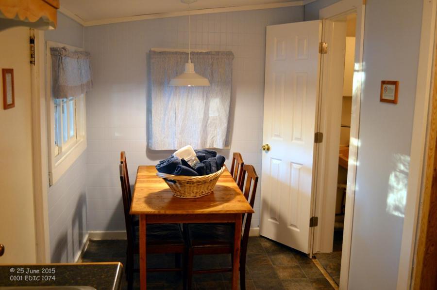 איגל ריבר Edgewater Inn & Cottages חדר תמונה