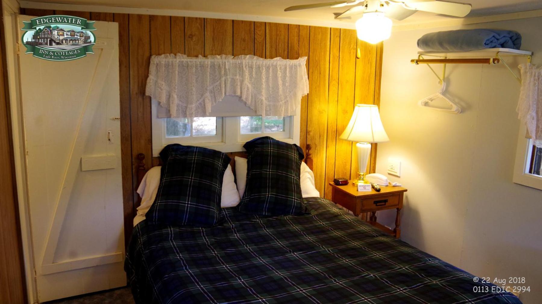 איגל ריבר Edgewater Inn & Cottages חדר תמונה
