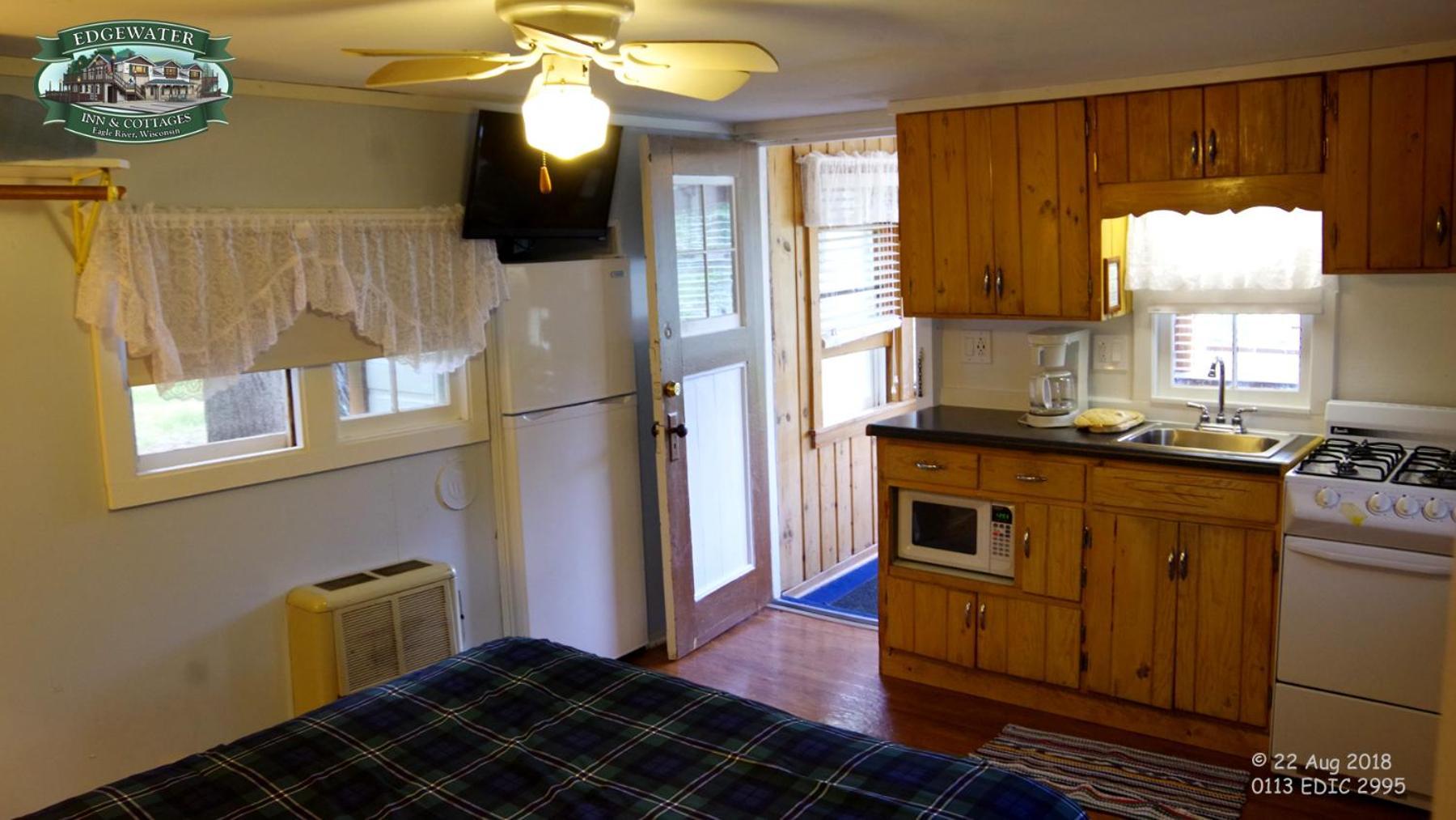 איגל ריבר Edgewater Inn & Cottages חדר תמונה