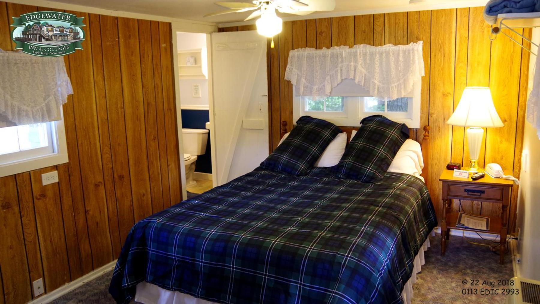איגל ריבר Edgewater Inn & Cottages חדר תמונה