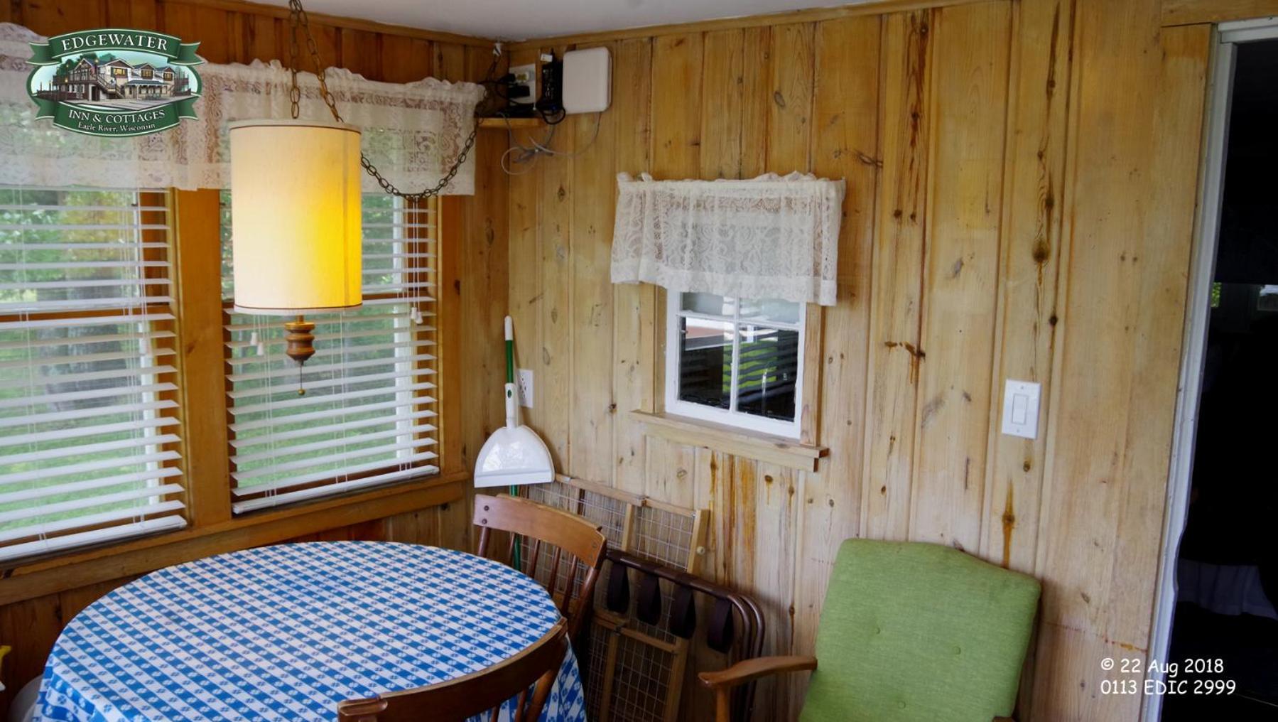 איגל ריבר Edgewater Inn & Cottages חדר תמונה