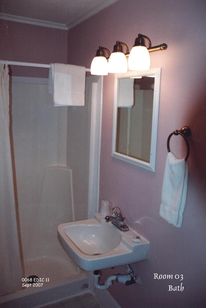 איגל ריבר Edgewater Inn & Cottages חדר תמונה