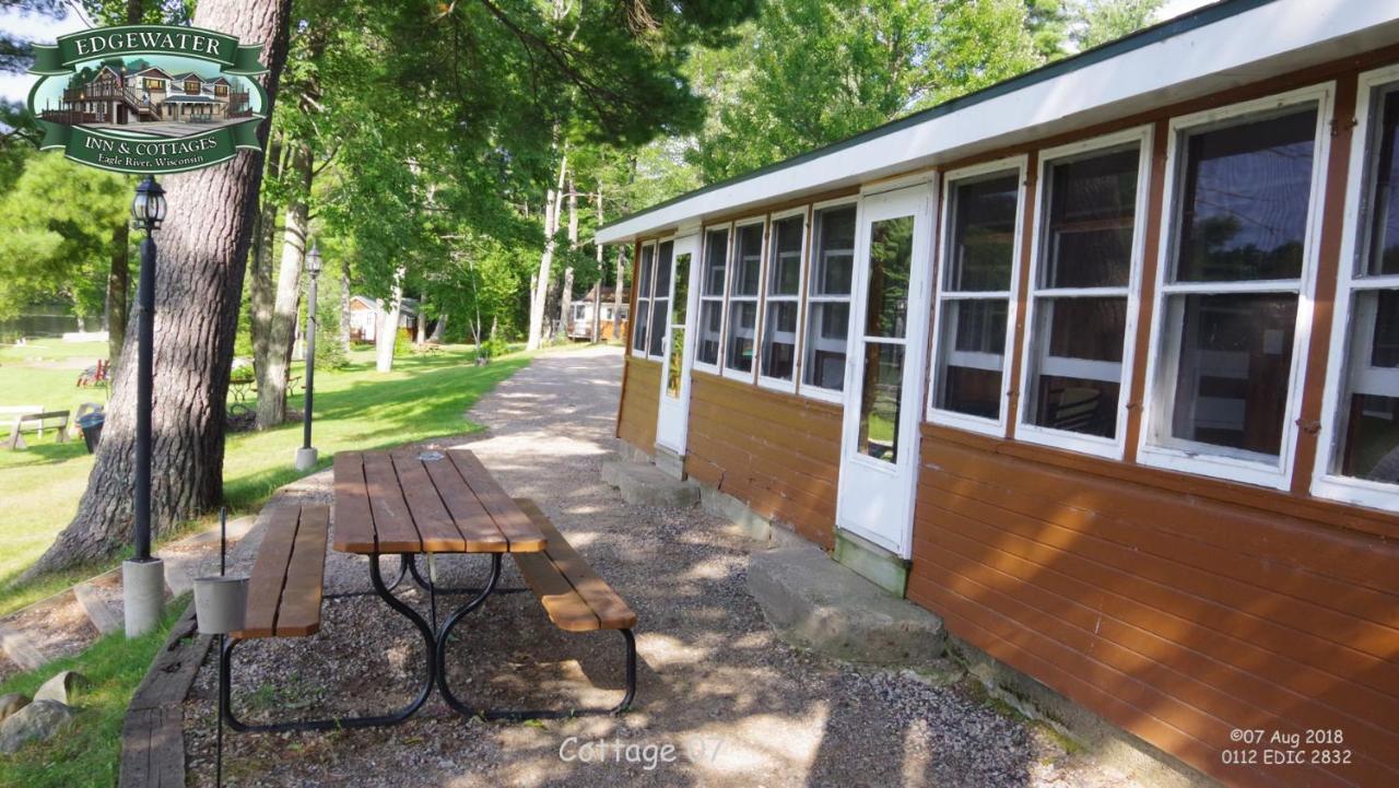 איגל ריבר Edgewater Inn & Cottages חדר תמונה